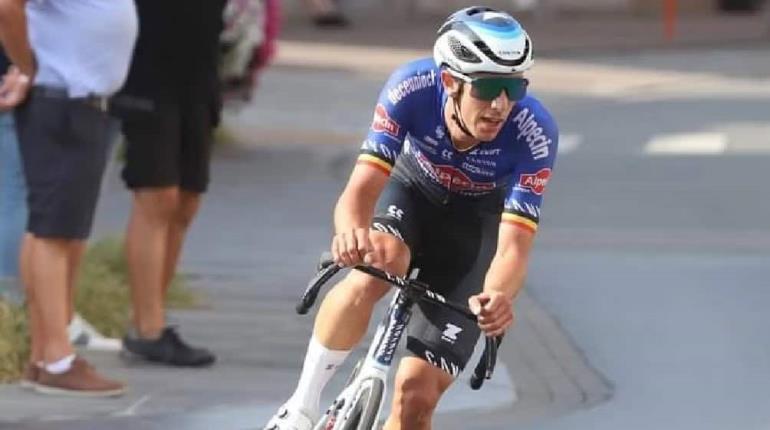 Investigan al ciclista Dries de Bondt tras presunta ayuda a Carapaz, rival del mexicano Isaac del Toro