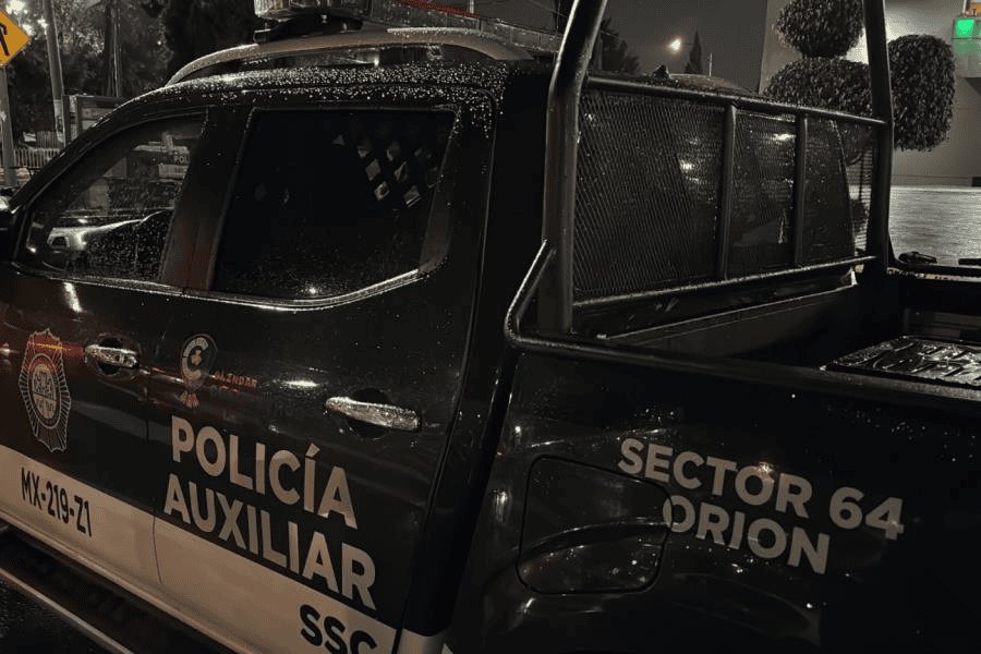 Disparan en 9 ocasiones contra vehículo del jefe de la Policía Auxiliar de la alcaldía Cuauhtémoc, CDMX Disparan en 9 ocasiones contra vehículo del jefe de la Policía Auxiliar de la alcaldía Cuauhtémoc, CDMX