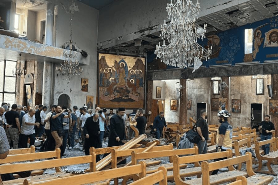 22 muertos y 63 civiles lesionados deja ataque suicida en iglesia de Damasco en Siria