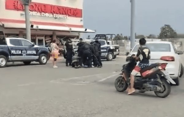 Lo detienen afuera de supermercado en Paraíso por alteración al orden y amenazas