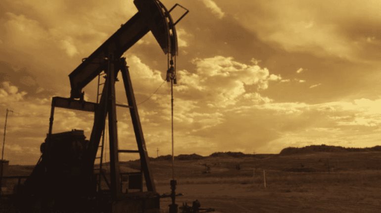 Precio del petróleo cae tras represalia de Irán; el crudo Brent y el petróleo Texas bajan más de 7%