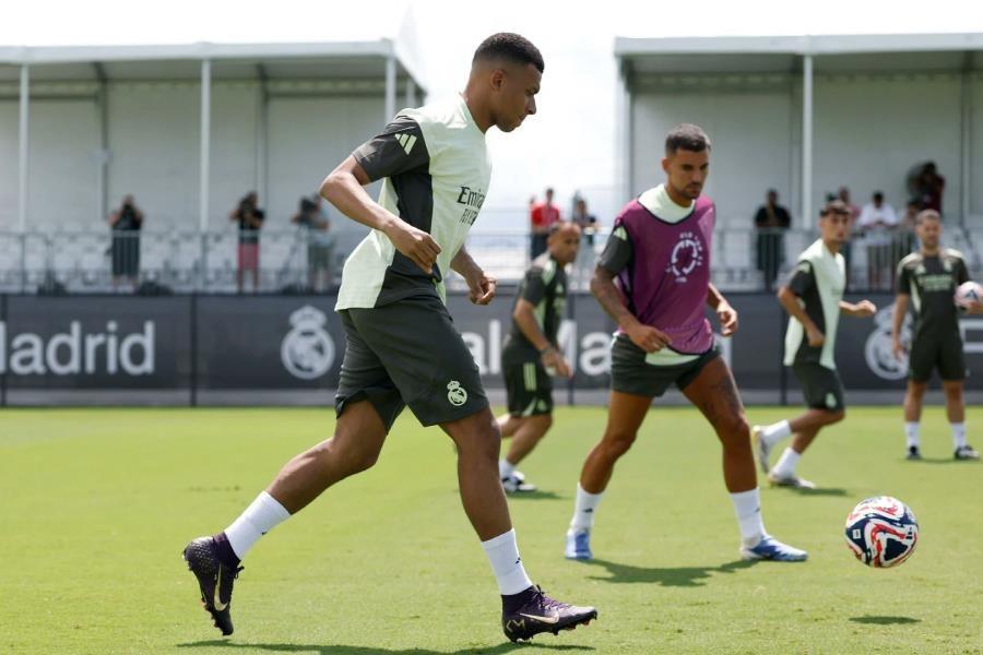 Mbappé se incorpora a los entrenamientos del Real Madrid Mbappé se incorpora a los entrenamientos del Real Madrid