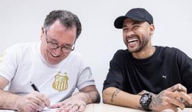 Neymar extiende su contrato con Santos por seis meses más