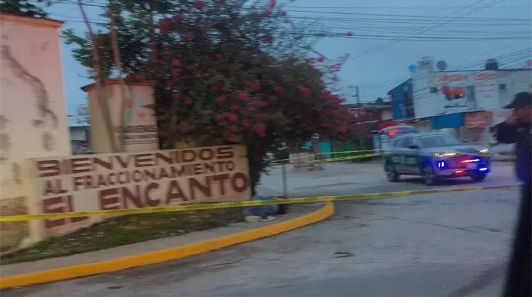 Dejan cuerpo frente a fraccionamiento en Cárdenas
