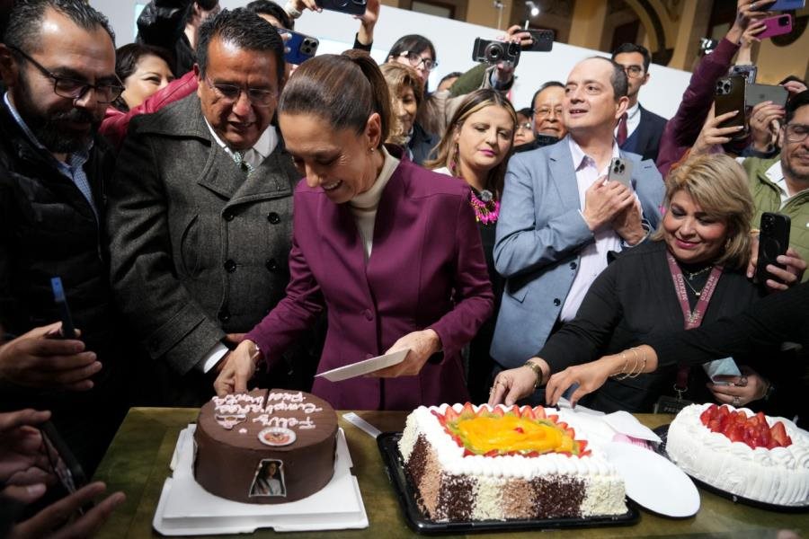 Reglamento de la mañanera causa polémica en redes sociales