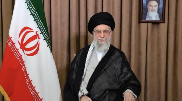 Líder supremo de Irán amenaza con atacar bases de EE. UU. en Medio Oriente si hay más agresiones