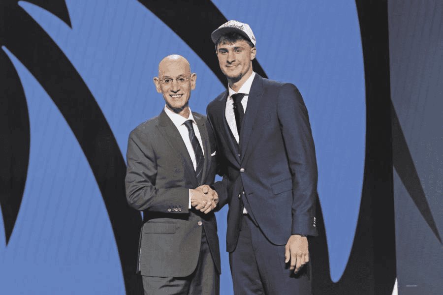 Mavericks eligen a Copper Flagg como el pick uno del Draft de la NBA Mavericks eligen a Copper Flagg como el pick uno del Draft de la NBA