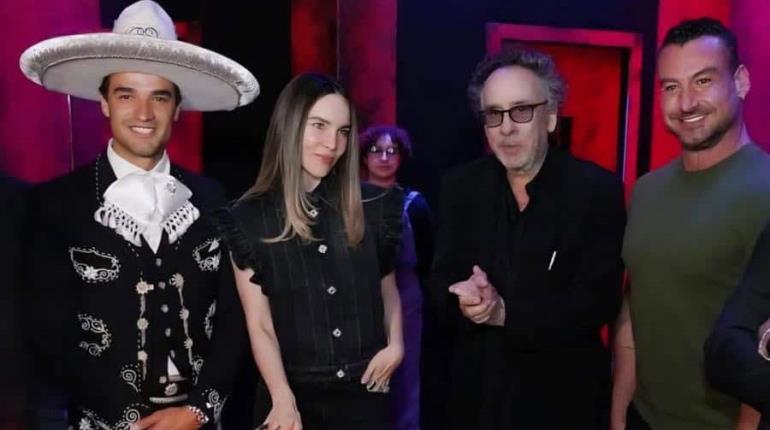 Belinda inaugura junto a Tim Burton su exposición El Laberinto