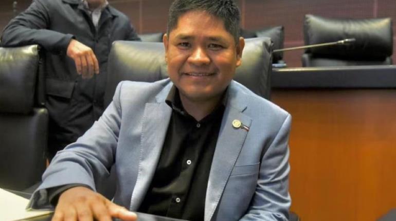 Erasmo Catarino, pasa de los escenarios al Senado; sustituye a Luis Melgar