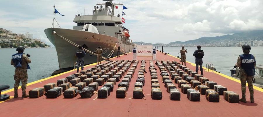 Aseguran semisumergible con 3.5 toneladas de cocaína en costas de Guerrero Aseguran semisumergible con 3.5 toneladas de cocaína en costas de Guerrero