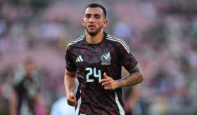 Se confirma la ruptura de ligamento cruzado de Luis Chávez a un año del Mundial