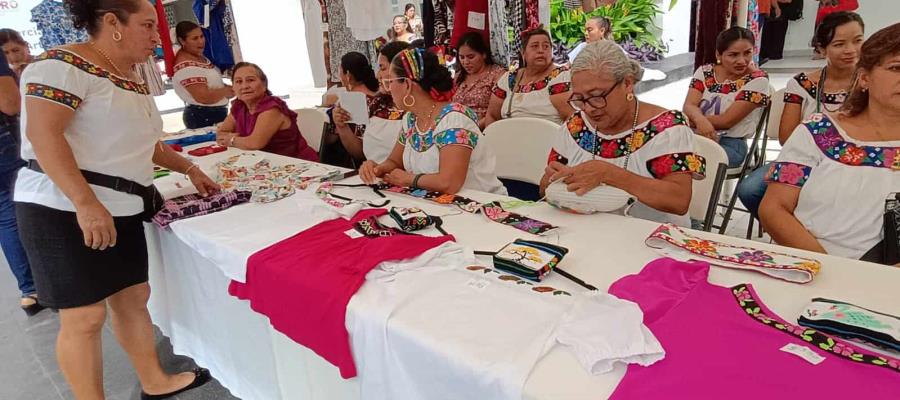 Celebra Centro expo comercial, gastronómica y artesanal, con expositores indígenas Celebra Centro expo comercial, gastronómica y artesanal, con expositores indígenas