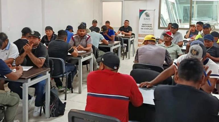 Reporta SNE retorno legal de 125 tabasqueños que trabajaban en cultivo de tomate en EE. UU.