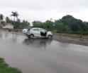 Choca taxi contra muro en la Paraíso-Comalcalco
