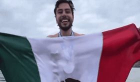 Nadador mexicano impone récord mundial en aguas abiertas en Manhattan