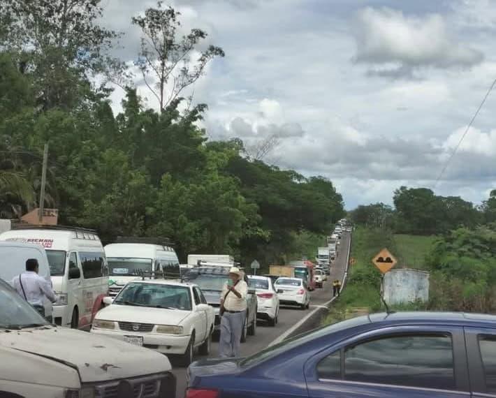 Bloquean la carretera Tenosique-Zapata por falta de energía Bloquean la carretera Tenosique-Zapata por falta de energía