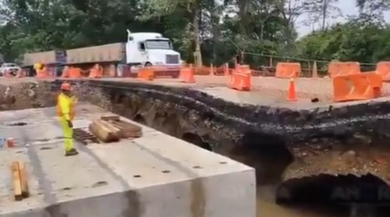 Obras de la 4T apenas aguantan entrega: Beaurregard sobre deslave en la Villahermosa-Teapa