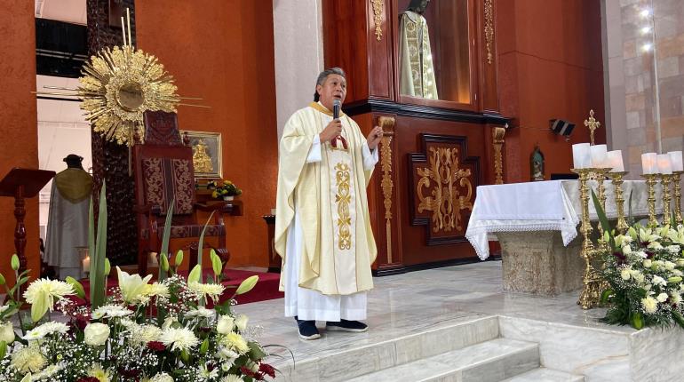 Padre Camacho pide a feligreses no acudir con brujos en peregrinación a la Puerta Santa de Catedral