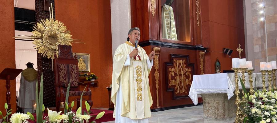 Padre Camacho pide a feligreses no acudir con brujos en peregrinación a la Puerta Santa de Catedral Padre Camacho pide a feligreses no acudir con brujos en peregrinación a la Puerta Santa de Catedral