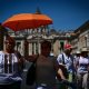 Azota ola de calor a Europa; activan alerta roja