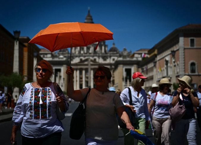 Azota ola de calor a Europa; activan alerta roja Azota ola de calor a Europa; activan alerta roja