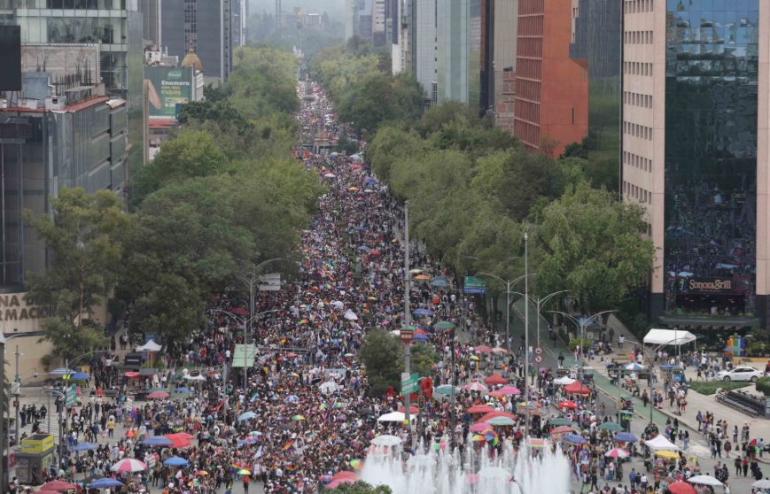 Asisten más de 250 mil personas a Marcha del Orgullo LGBTIQ+ en CDMX