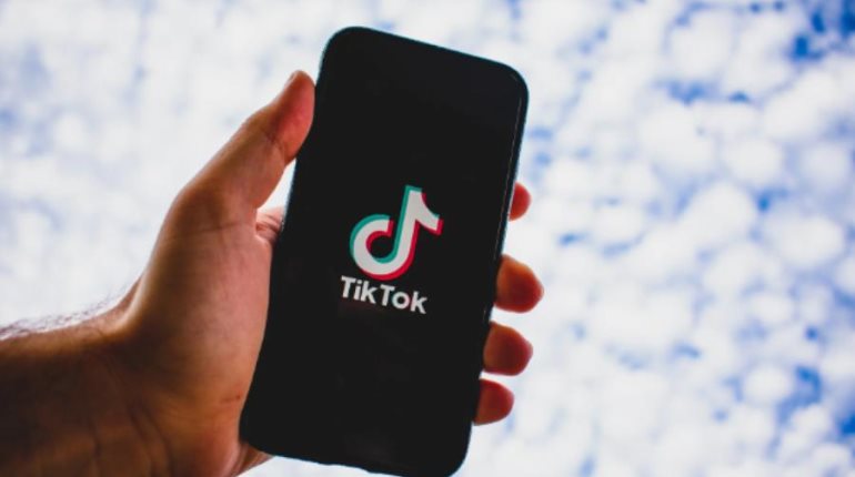 Trump afirma que encontró comprador para TikTok y lo dará a conocer en dos semanas