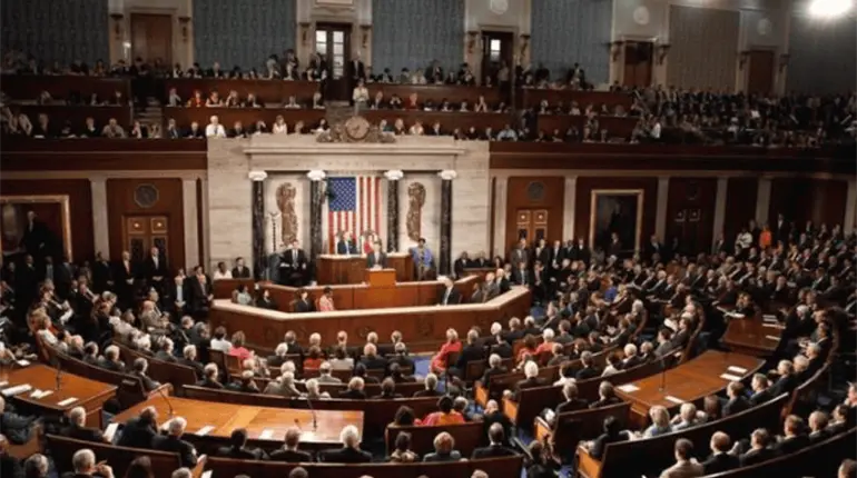 Demócratas buscan retrasar votación del Plan Fiscal de Trump en el Senado y recurren a la lectura pública