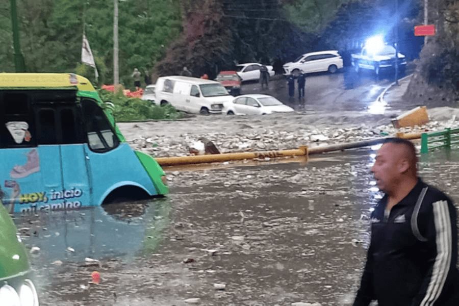 Lluvias torrenciales causan desbordamiento de la presa Becerra en la alcaldía Álvaro Obregón en CDMX