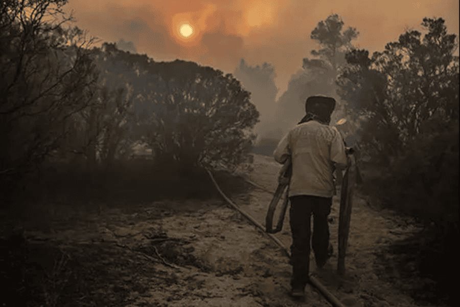 Envía México 101 combatientes y técnicos a Canadá para ayudar en el combate de incendios forestales