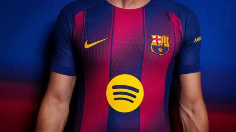 Barcelona presenta su jersey de local para la próxima temporada