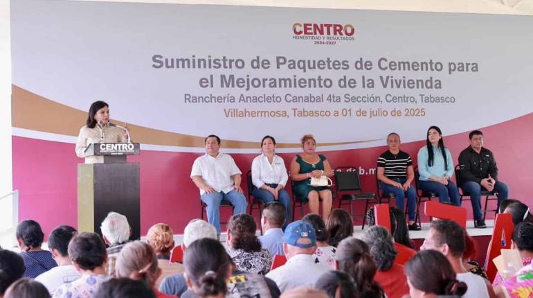Entrega Centro 300 paquetes de cemento para mejoramiento de vivienda en Anacleto Canabal