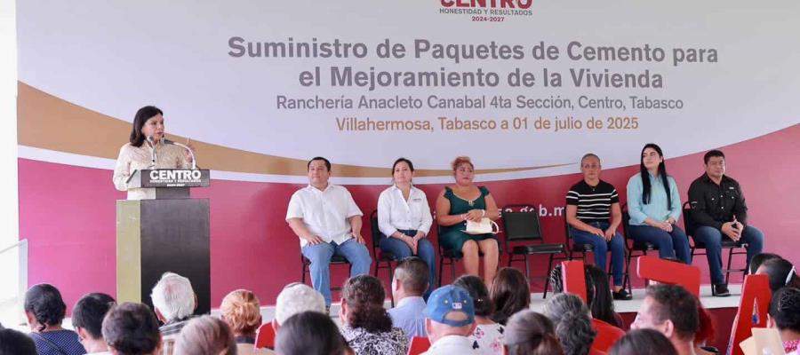 Entrega Centro 300 paquetes de cemento para mejoramiento de vivienda en Anacleto Canabal Entrega Centro 300 paquetes de cemento para mejoramiento de vivienda en Anacleto Canabal