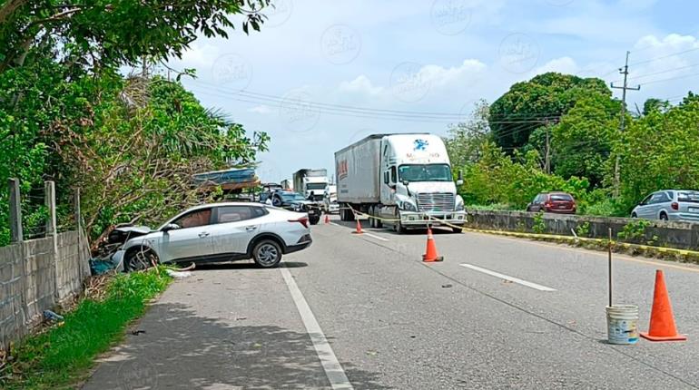 2 niños muertos y 2 heridos deja accidente en la Villahermosa-Frontera
