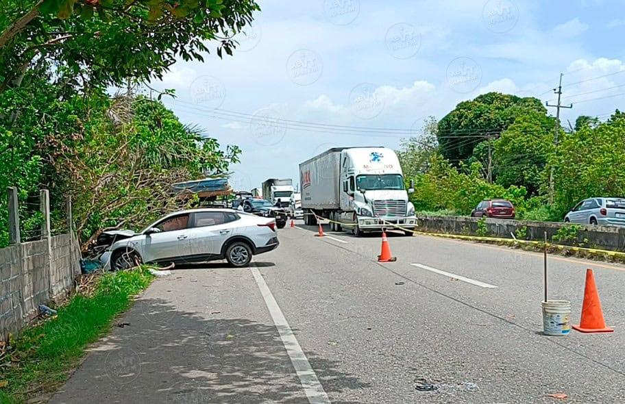 2 niños muertos y 2 heridos deja accidente en la Villahermosa-Frontera
