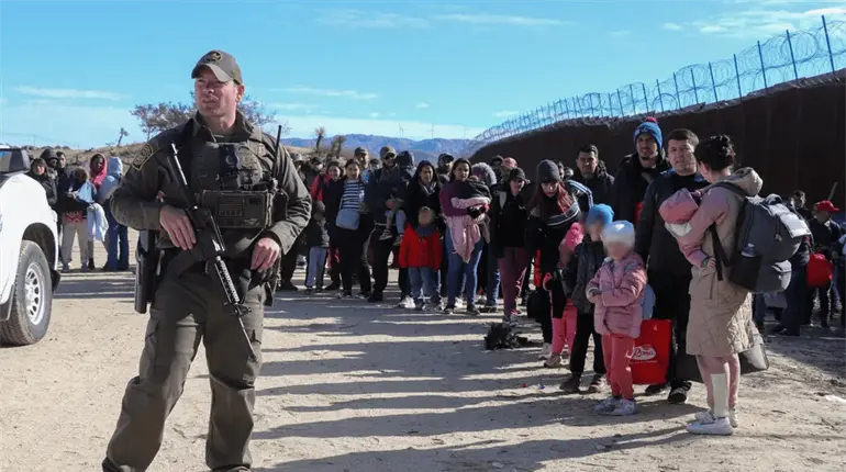 Baja del 12% en el cruce de migrantes en junio: EE. UU.