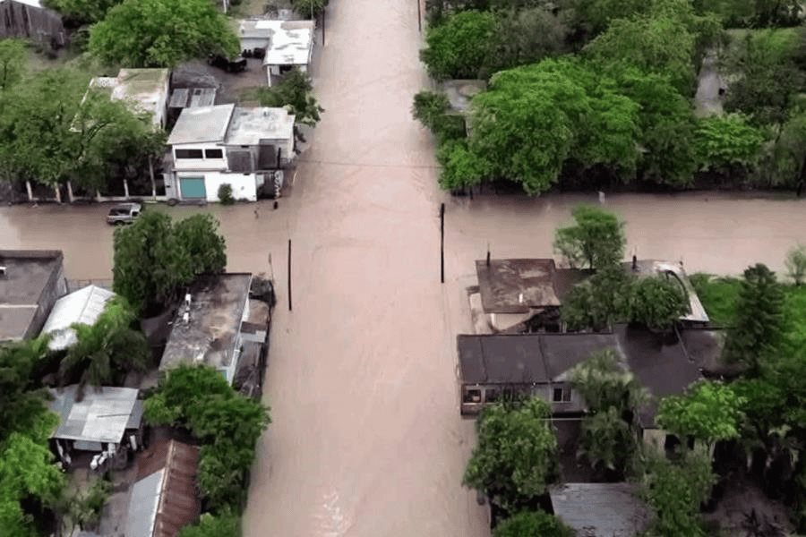 Alistan evacuaciones ante desborde de ríos, tras paso de Barry en Tamaulipas Alistan evacuaciones ante desborde de ríos, tras paso de Barry en Tamaulipas