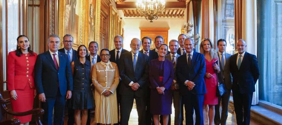 Sheinbaum y empresarios acuerdan acelerar acciones para cumplir metas del Plan México Sheinbaum y empresarios acuerdan acelerar acciones para cumplir metas del Plan México