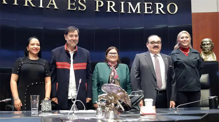 Entre aplausos, Noroña se despide como presidente del Senado