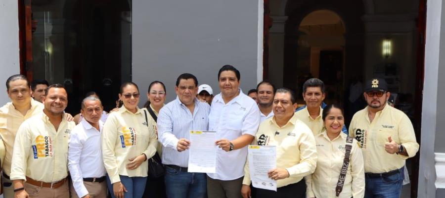 Acude dirigencia del PRD a Palacio de Gobierno; pide solución a resistencia civil Acude dirigencia del PRD a Palacio de Gobierno; pide solución a resistencia civil