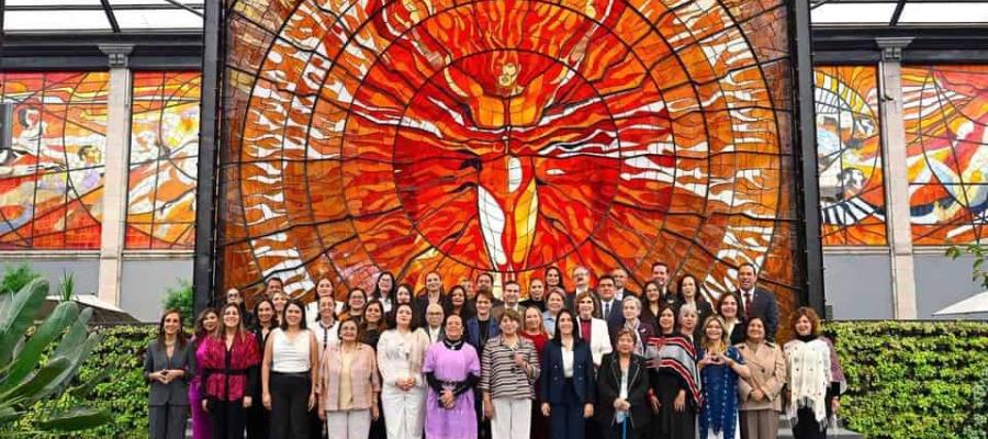 Sistemas DIF de todo el país, se reúnen para definir mecanismos para fortalecer servicios de asistencia social Sistemas DIF de todo el país, se reúnen para definir mecanismos para fortalecer servicios de asistencia social