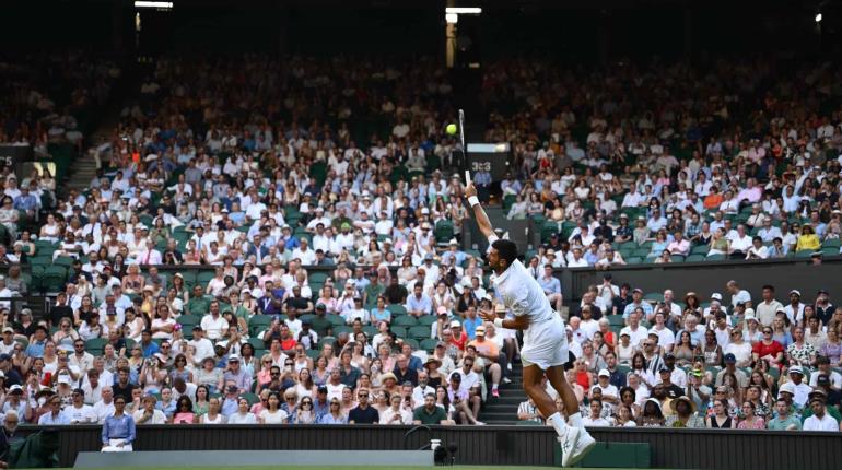 Novak Djokovic gana con tranquilidad a Daniel Evans y consigue su triunfo 99 en Wimbledon