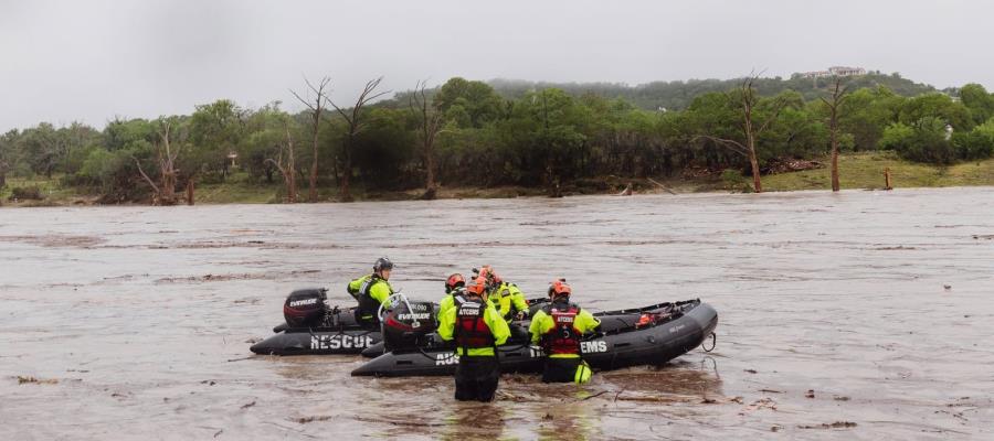 Lluvias dejan al menos 20 muertos y decenas de desaparecidos en Texas Lluvias dejan al menos 20 muertos y decenas de desaparecidos en Texas