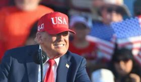 Firma Trump orden ejecutiva para aumentar tarifas a turistas extranjeros en parques nacionales
