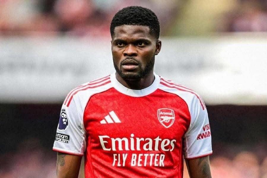 El futbolista Thomas Partey es acusado por tres mujeres de cinco cargos por violación y uno por agresión sexual El futbolista Thomas Partey es acusado por tres mujeres de cinco cargos por violación y uno por agresión sexual