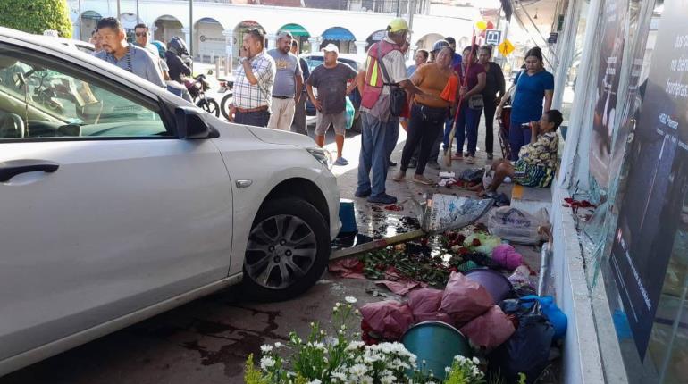 Atropellan a vendedora de flores en Comalcalco