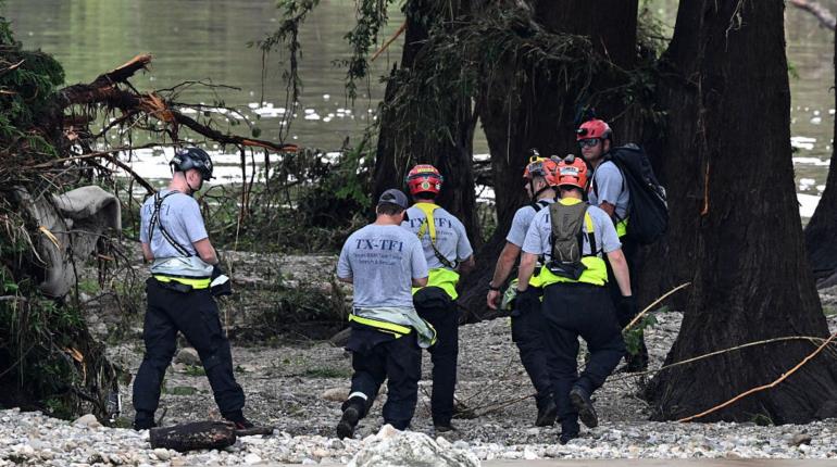 Inundaciones en Texas ya suman 51 muertos; 15 son menores