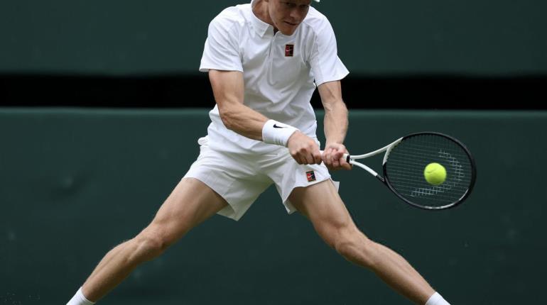 Sinner se clasifica a octavos de final de Wimbledon