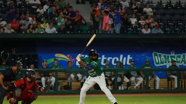 Olmecas vence 6-4 a El Águila y se iguala la serie en el Centenario