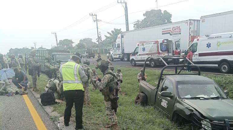 Militares resultan lesionados durante choque con tráiler en la Villahermosa-Cárdenas